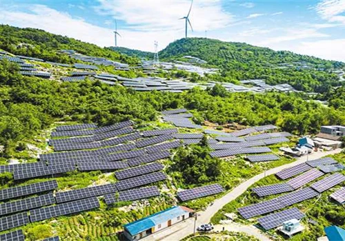 Nghiên cứu sự suy giảm hiệu suất điện của các mô-đun quang điện nối tiếp có góc nghiêng không nhấ...